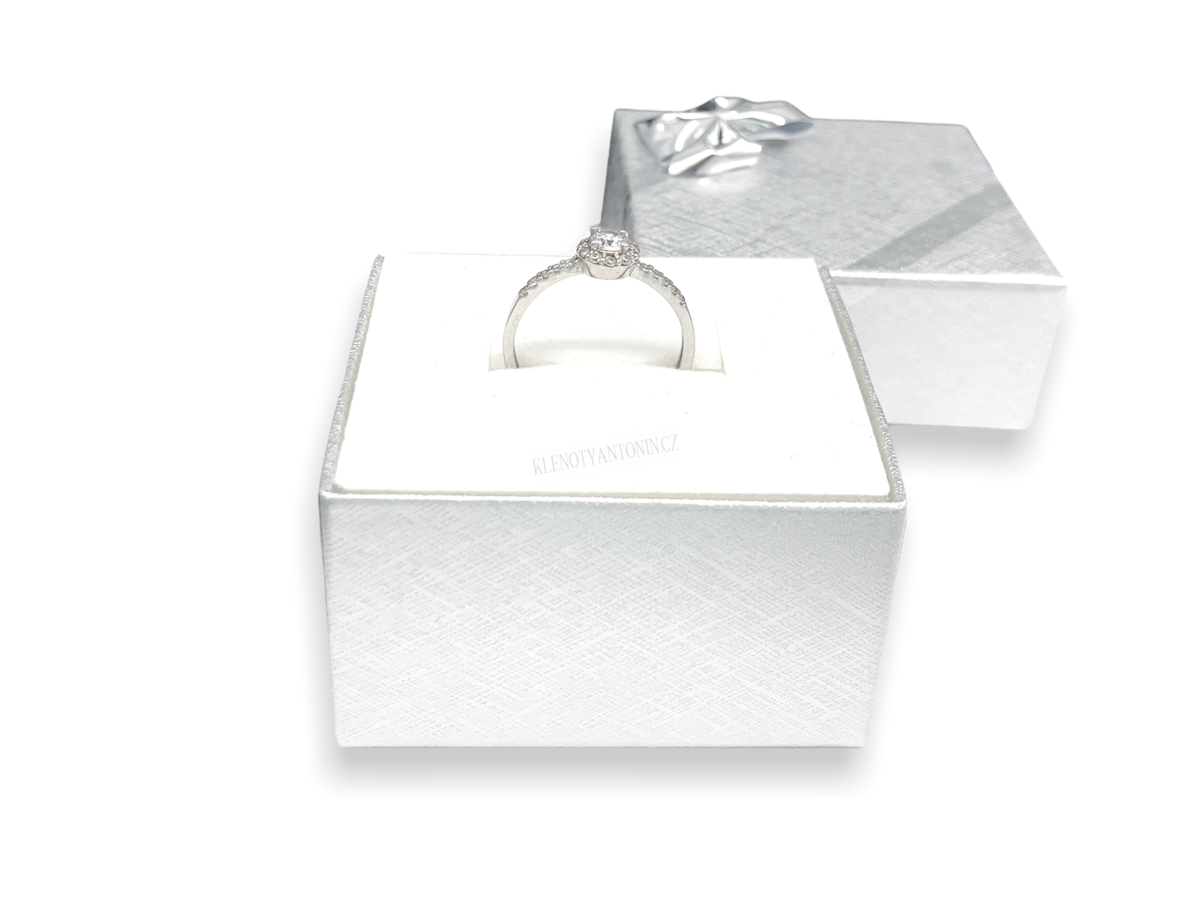 Prsten z bílého zlata se zirkony vel. 55 (585/1000, 2,20g)