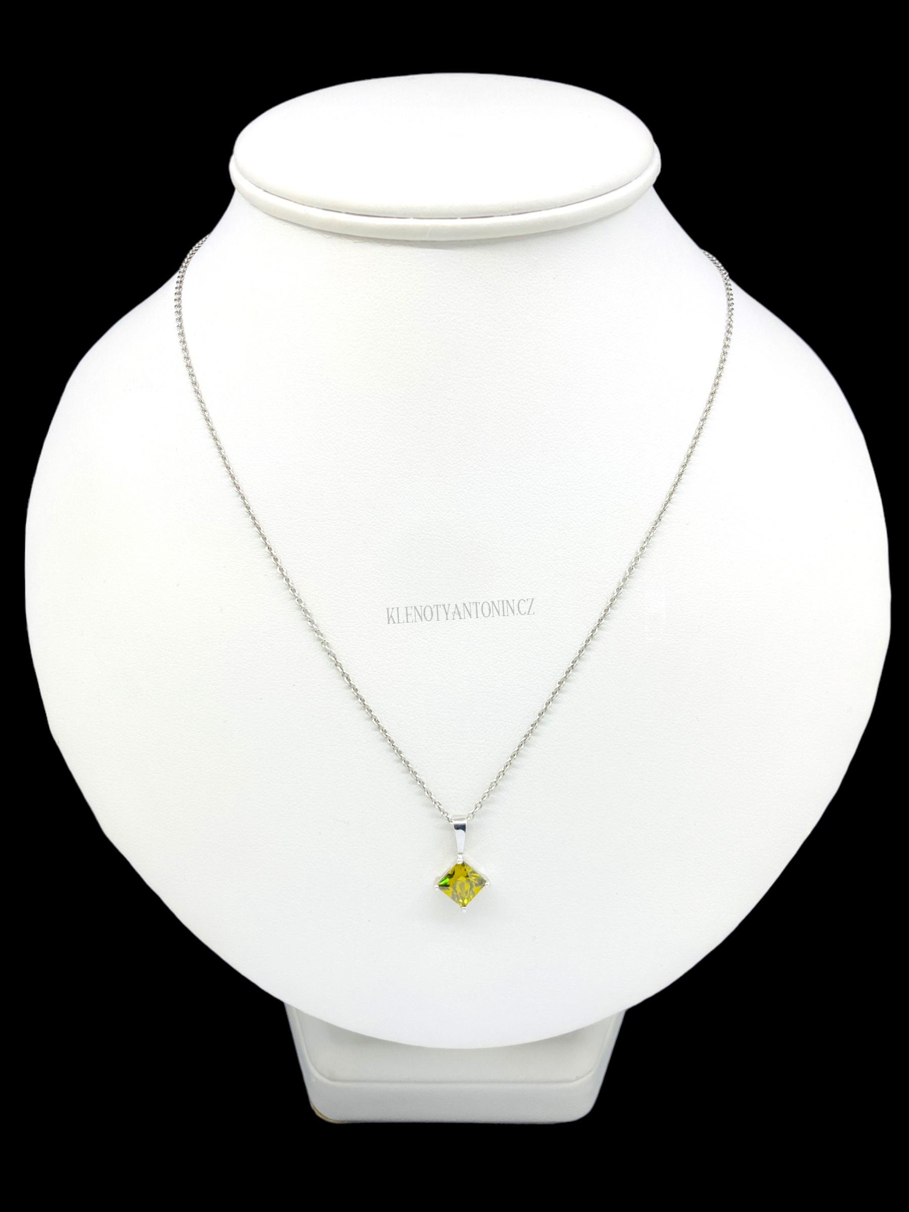 Přívěsek z bílého zlata se zeleným kamenem 149451 (Au 585/1000, 1,05g)