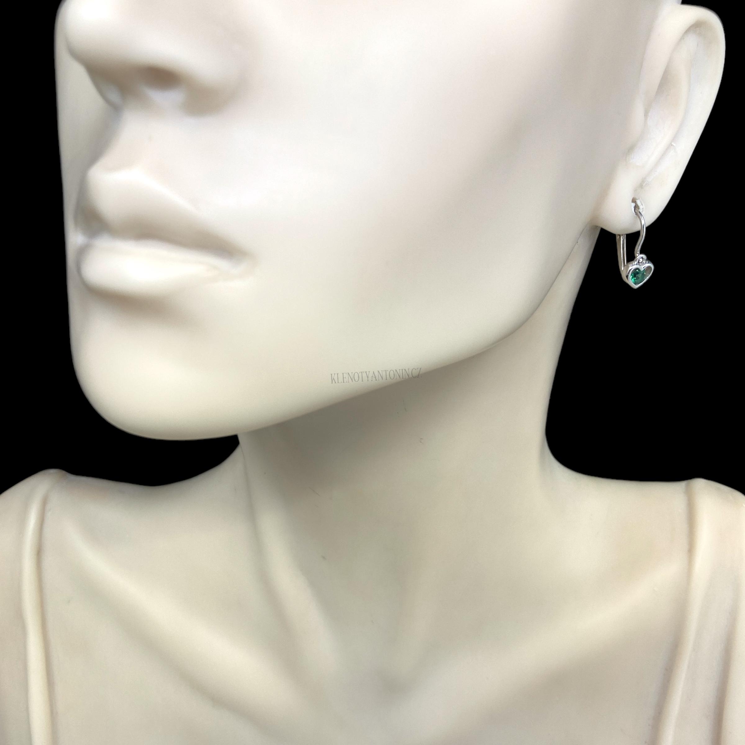Dětské náušnice srdíčka z bílého zlata se zeleným kamenem 191883 (Au 585/1000, 1,02g)