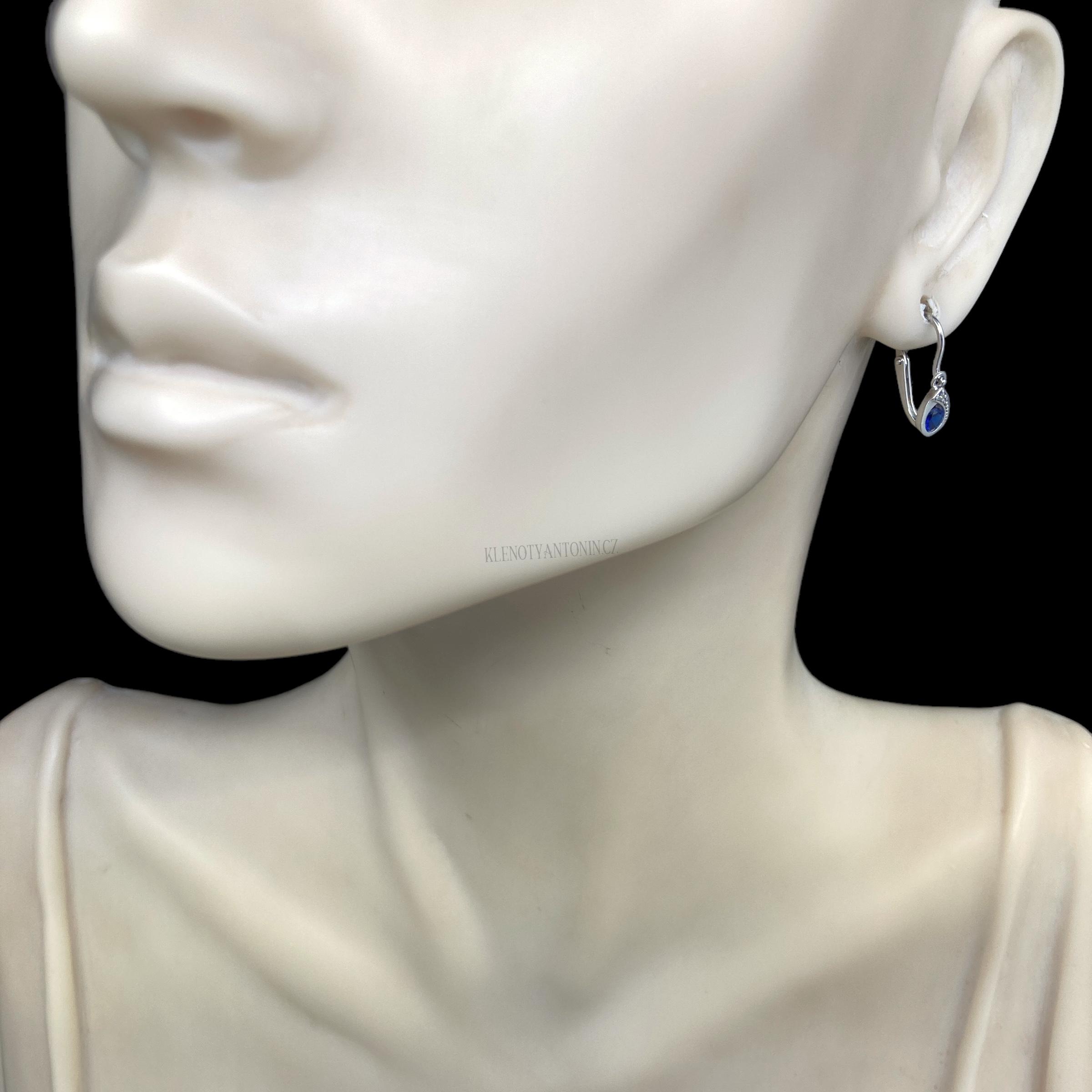 Dětské náušnice z bílého zlata s modrými kameny 191887 (Au 585/1000, 0,92g)