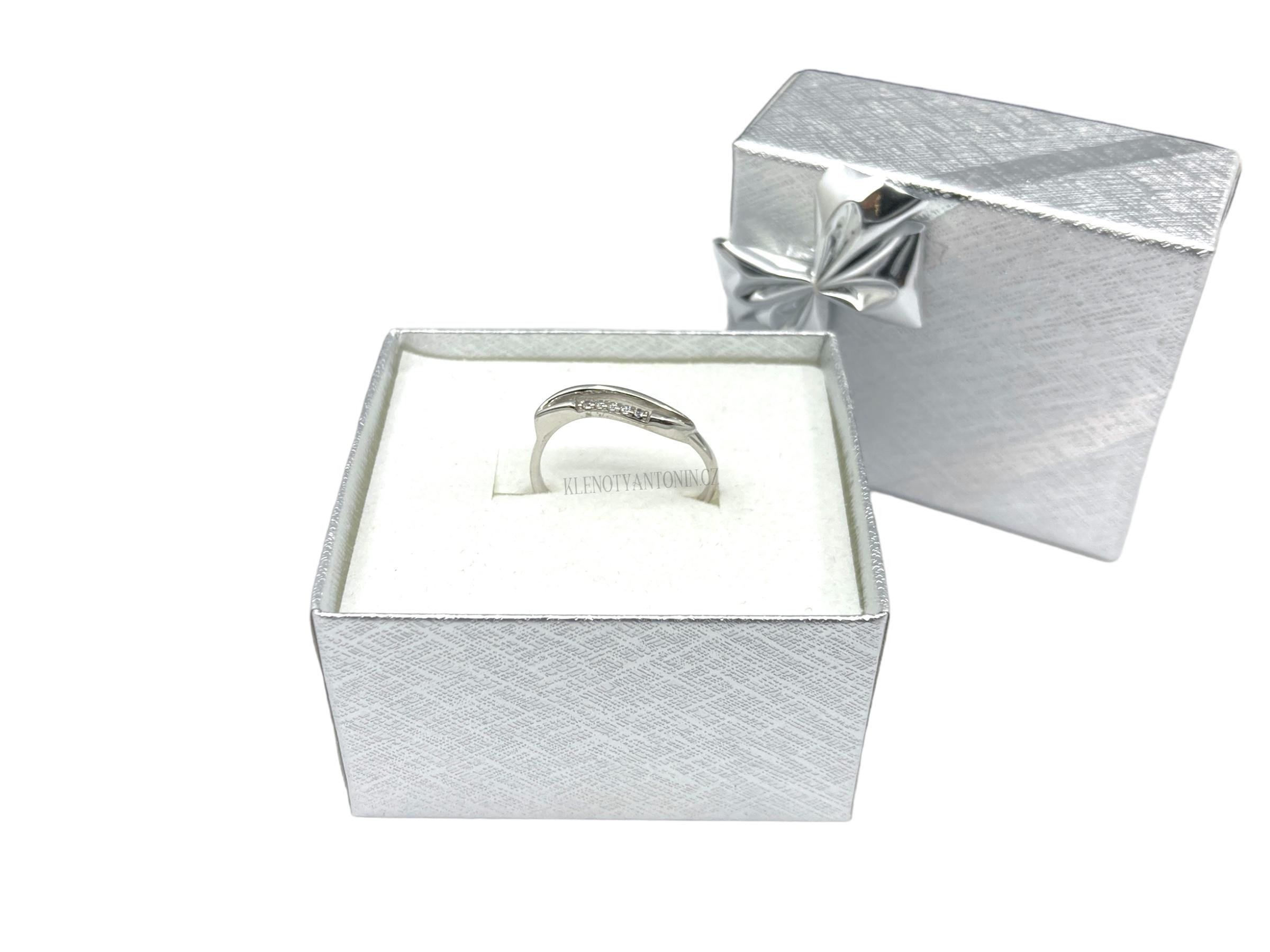 Prsten z bílého zlata se zirkony vel. 55 (Au 585/1000, 1,65g)