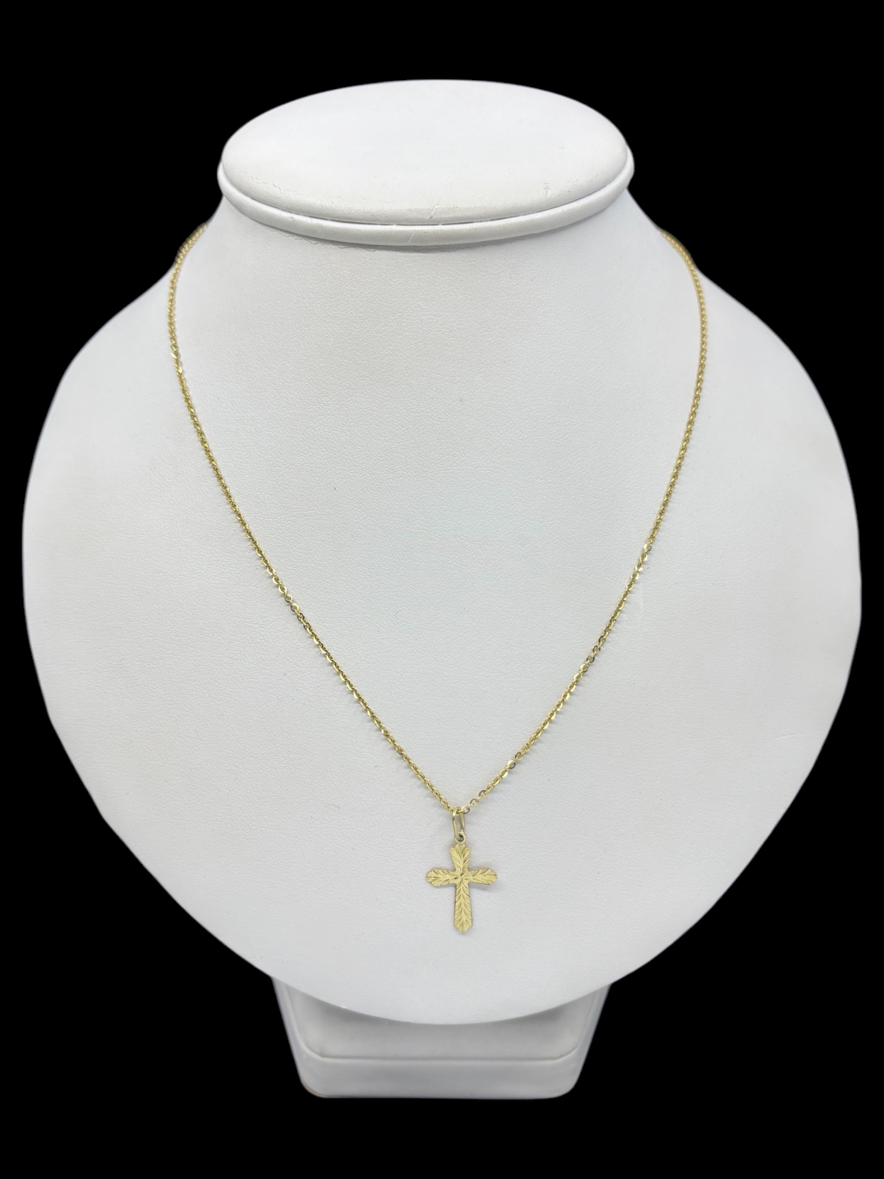 Zlatý přívěsek křížek 195282 (Au 585/1000, 0,49g)