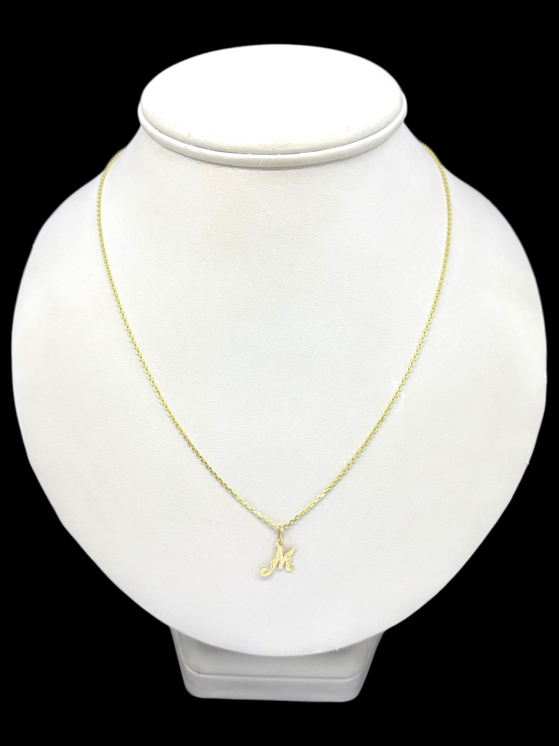 Zlatý přívěsek písmeno M (Au 585/1000, 0,30g)